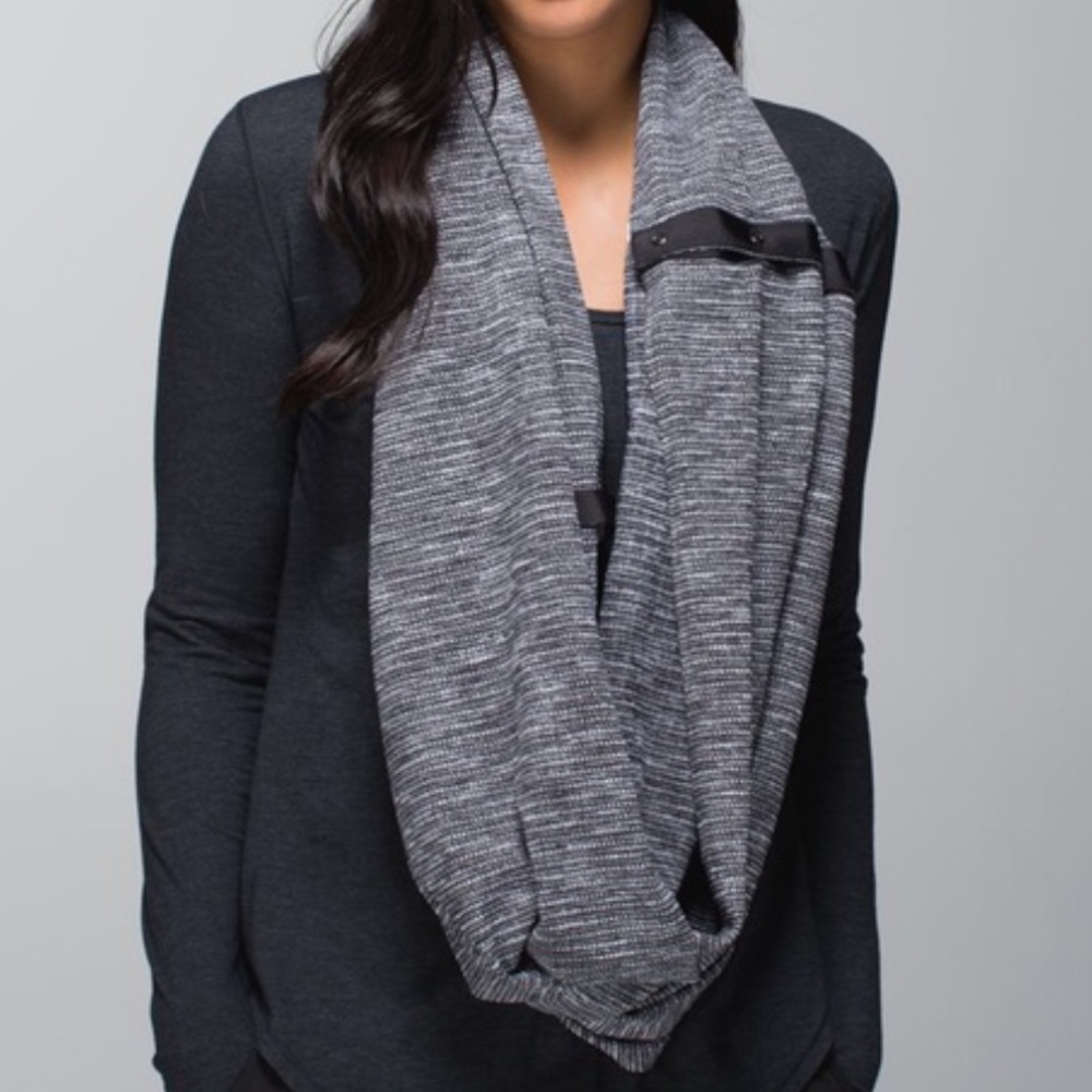 Lululemon Vinyasa Scarf